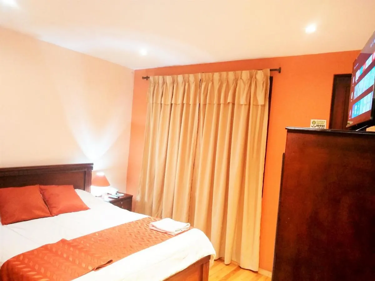 Hotel Calle Angosta Cuenca 2*,