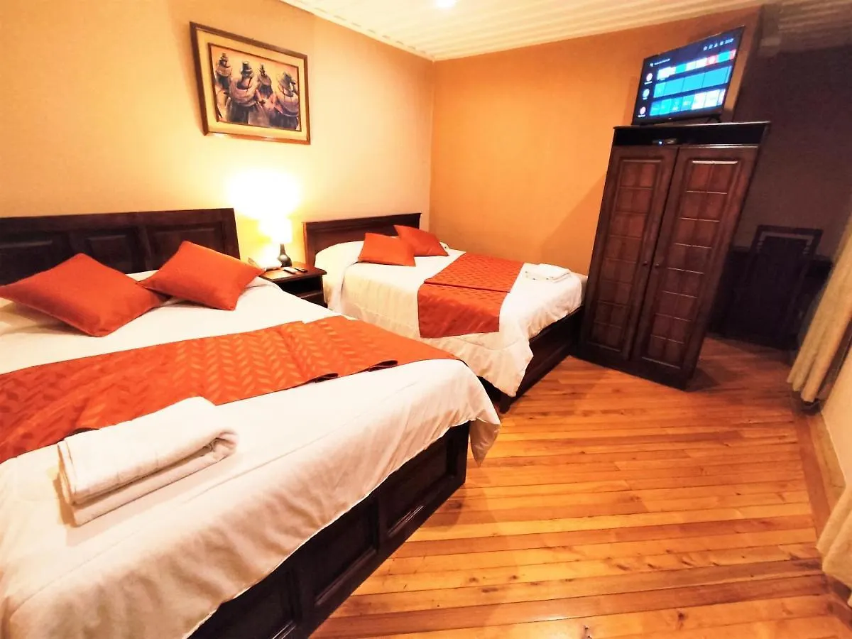 Hotel Calle Angosta Cuenca