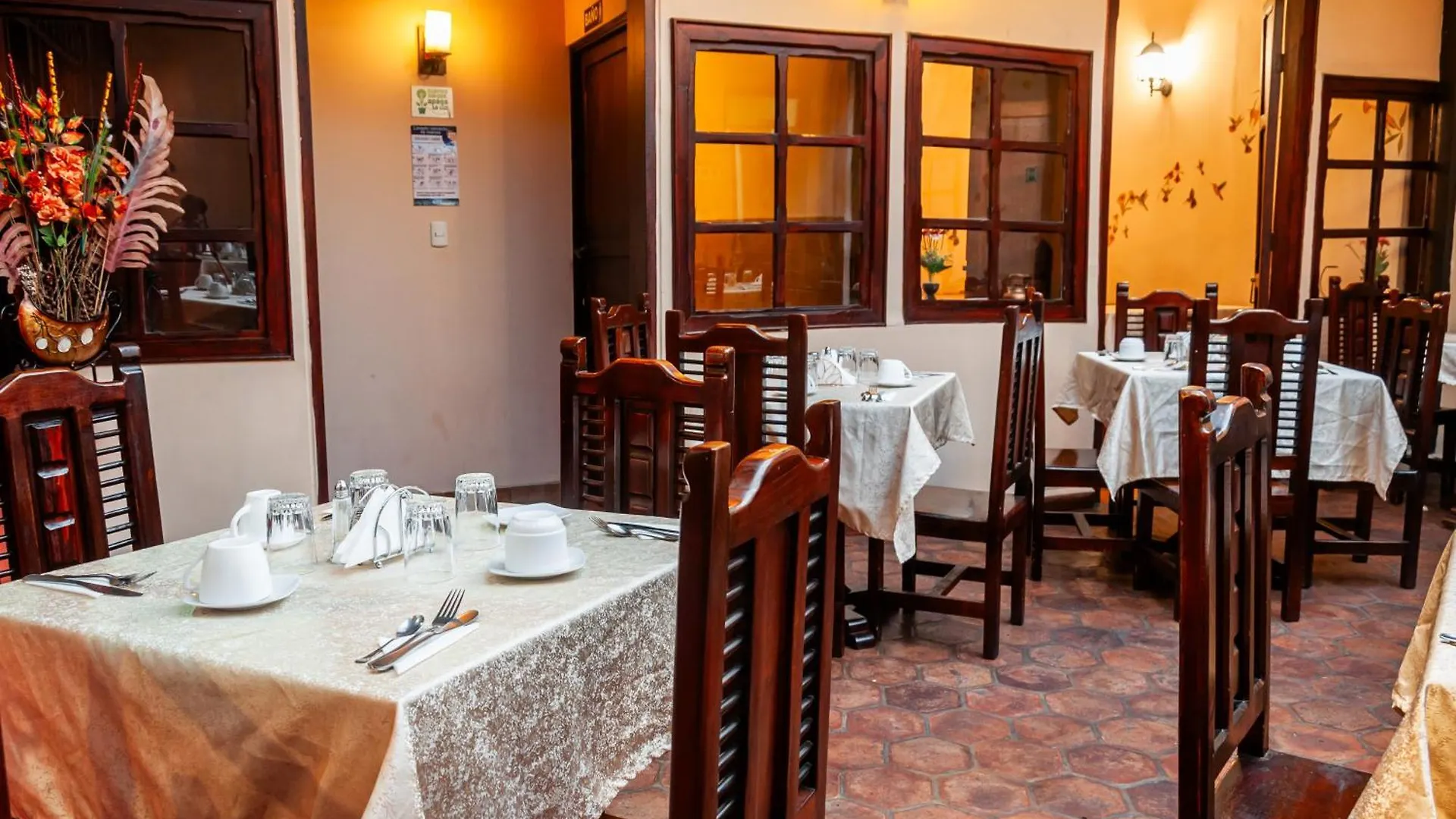 Hotel Calle Angosta Cuenca