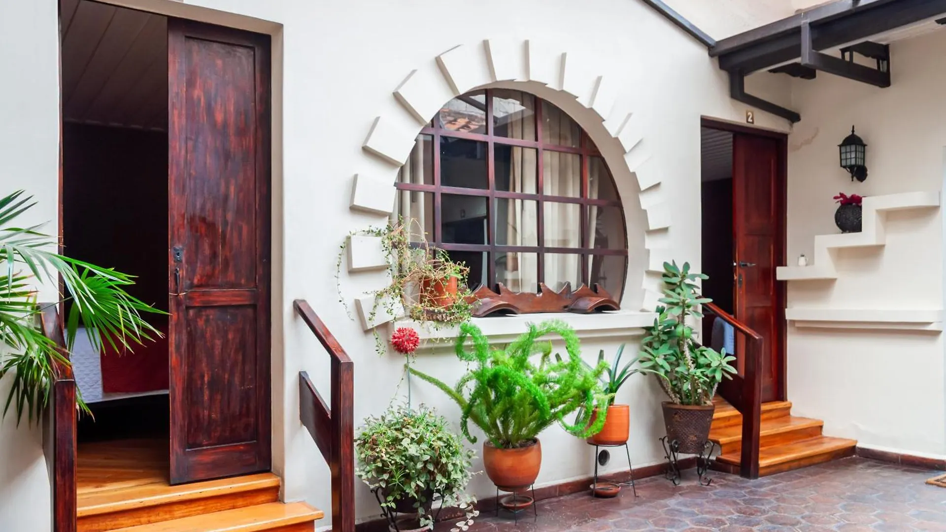 Hotel Calle Angosta Cuenca Ecuador