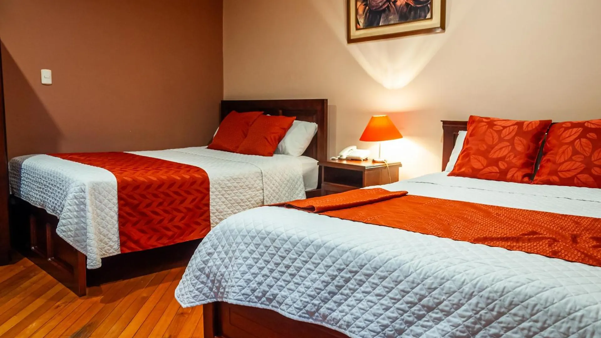 Hotel Calle Angosta Cuenca 2*,  Ecuador