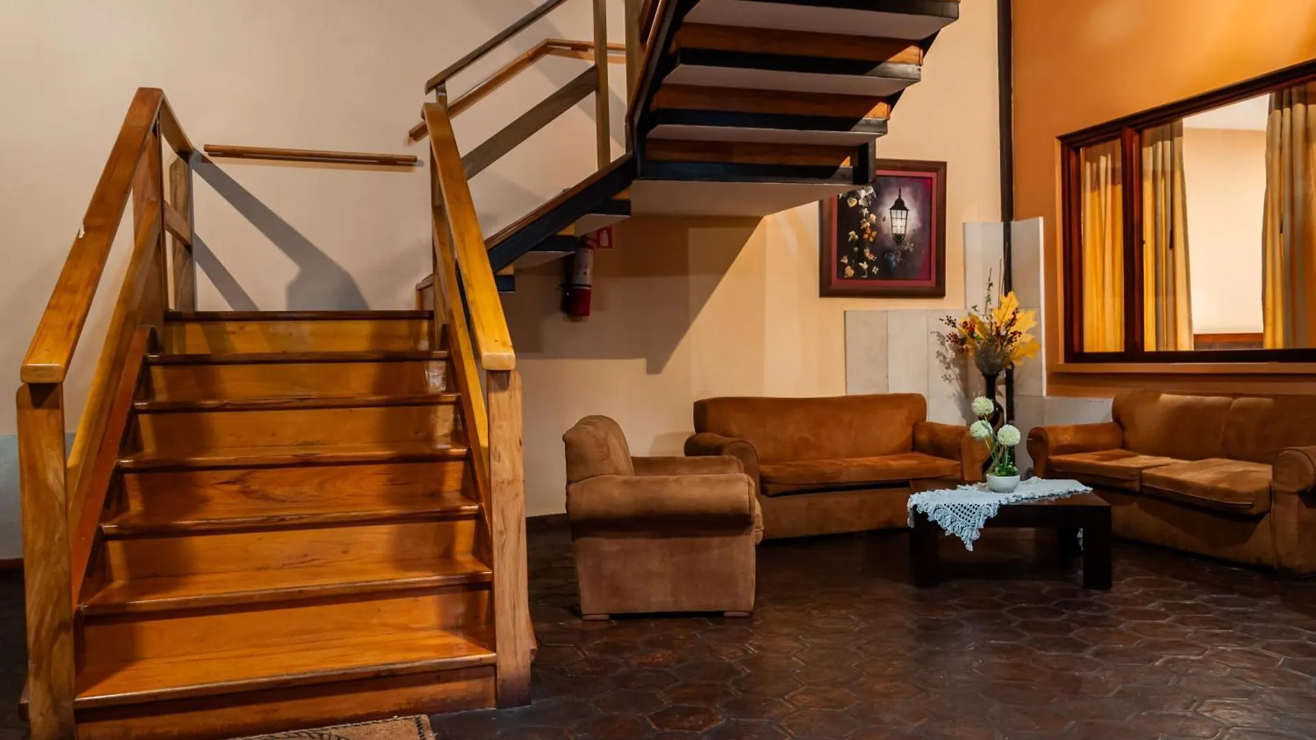 Hotel Calle Angosta Cuenca