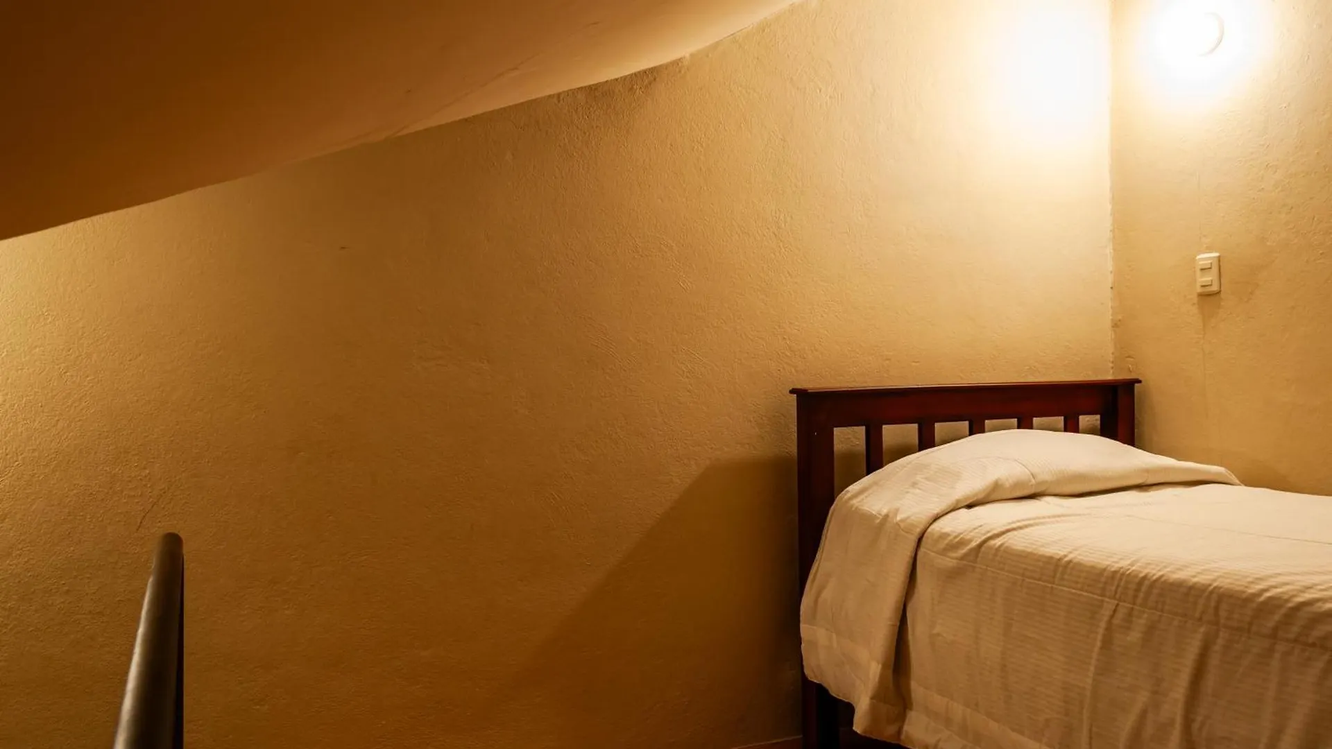 **  Hotel Calle Angosta Cuenca Ecuador