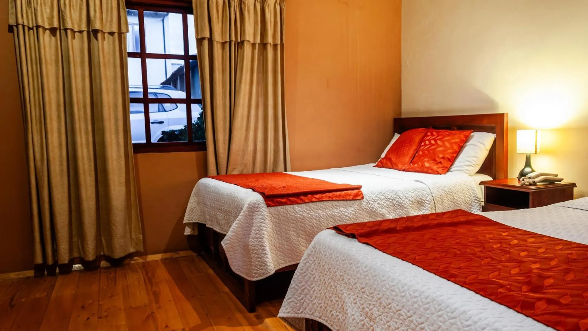 Hotel Calle Angosta Cuenca