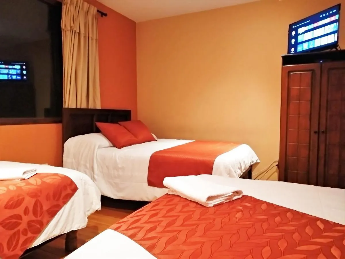 Hotel Calle Angosta Cuenca 2*,